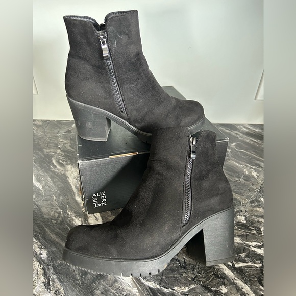 Dream Paris Chunky Heel Ankle Boot - Size 9 - Picture 11 of 15